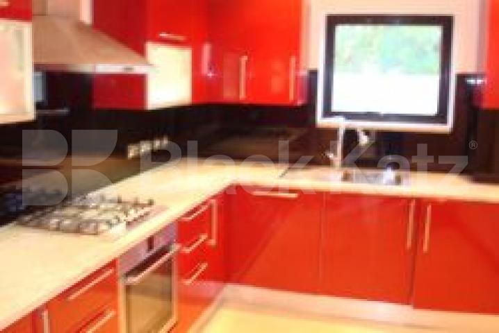 			4 Bedroom, 1 bath, 1 reception Flat			 Tavistock Terrace, TUFNELL PARK N19